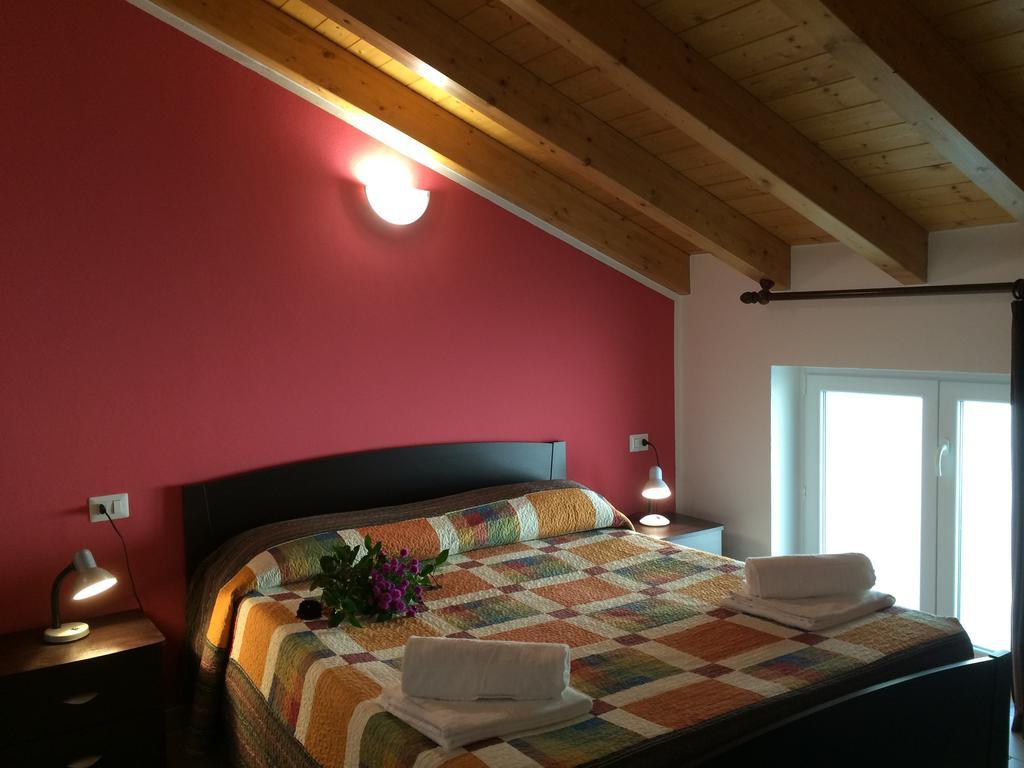 Residence Le Azalee & Spa Vercana Bilik gambar