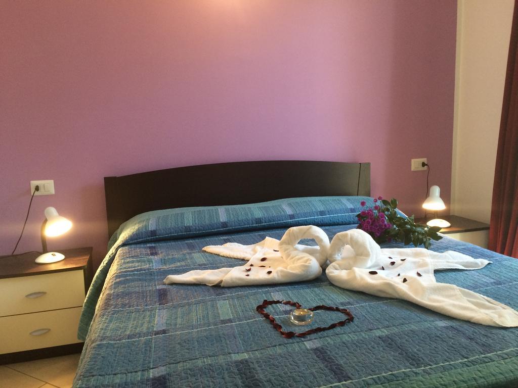 Residence Le Azalee & Spa Vercana Bilik gambar