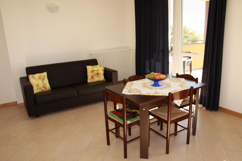 Residence Le Azalee & Spa Vercana Luaran gambar