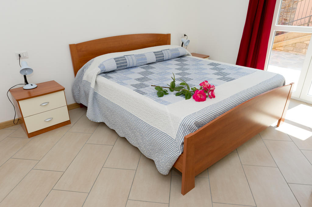 Residence Le Azalee & Spa Vercana Bilik gambar